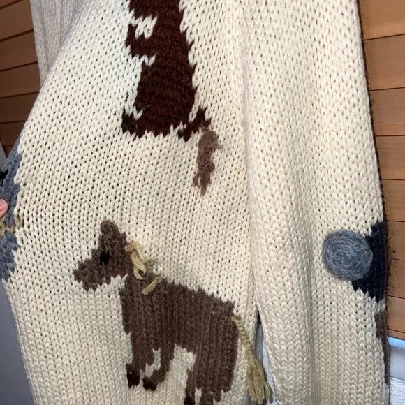 Handmade Animal Cardigan Knit Sweater Elephant Giraffe Lion Squirrel Horse - Picture 4 of 5